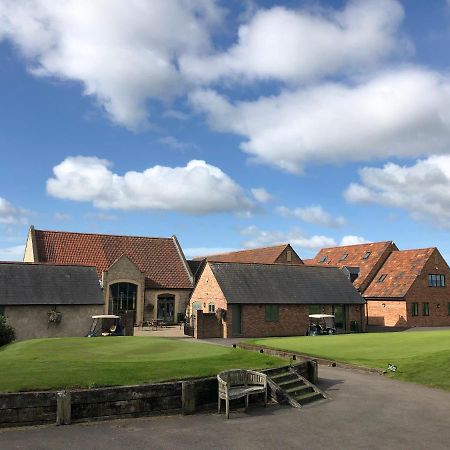 Готель The Players Golf Club Чіппінґ-Содбері Екстер'єр фото