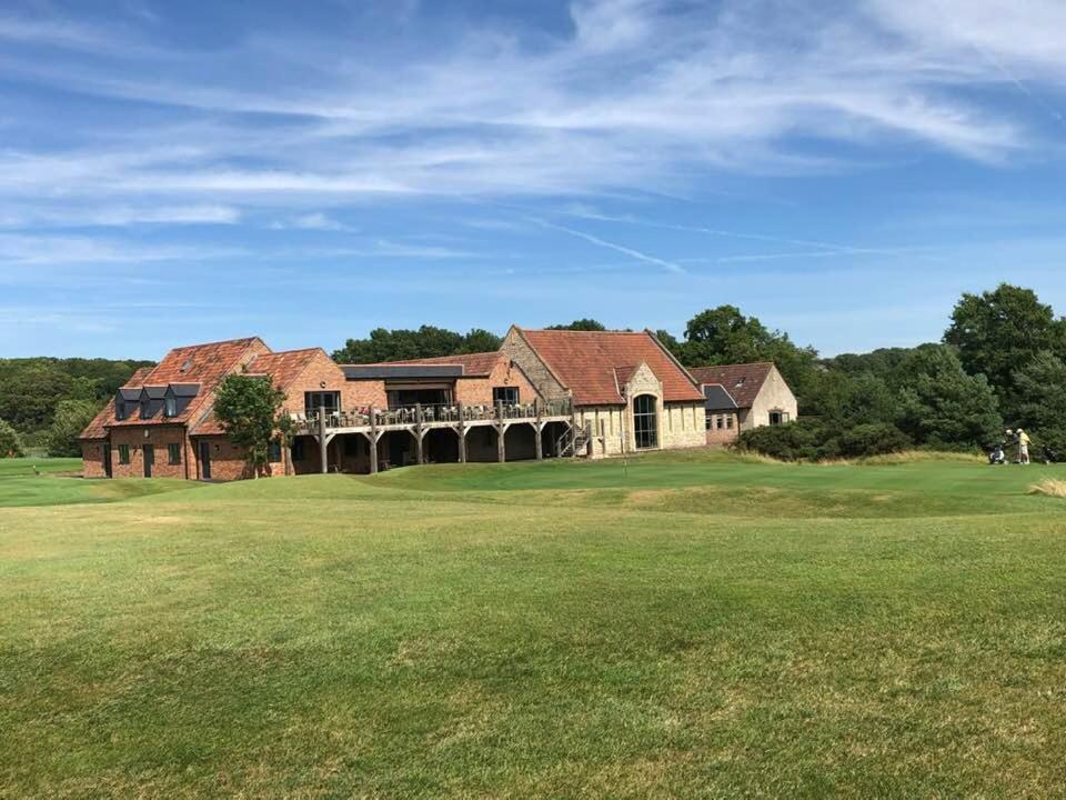 Готель The Players Golf Club Чіппінґ-Содбері Екстер'єр фото